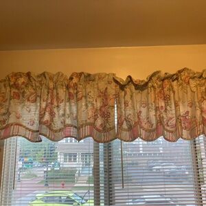 Floral Valance Curtain